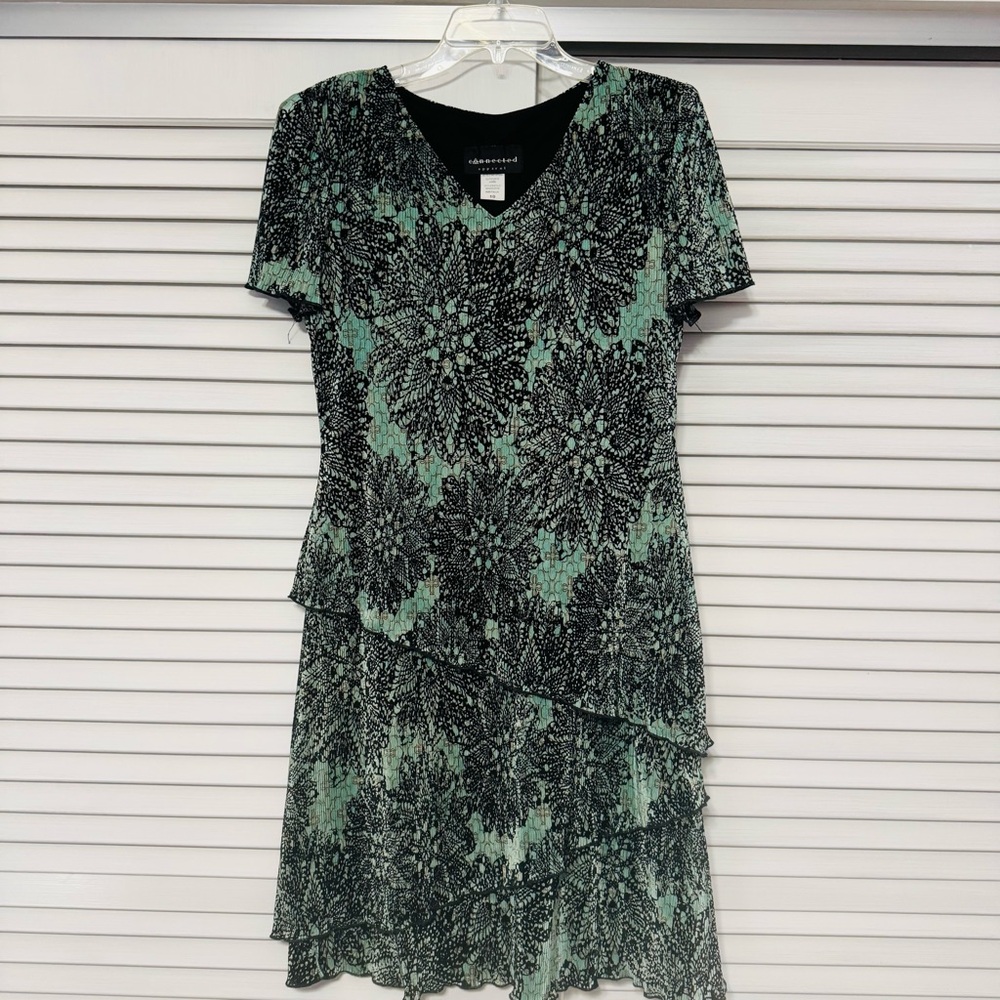 Connected Apparel Black/Green Floral Dress Tiered Layers - Stretchy Comfy Sz 10